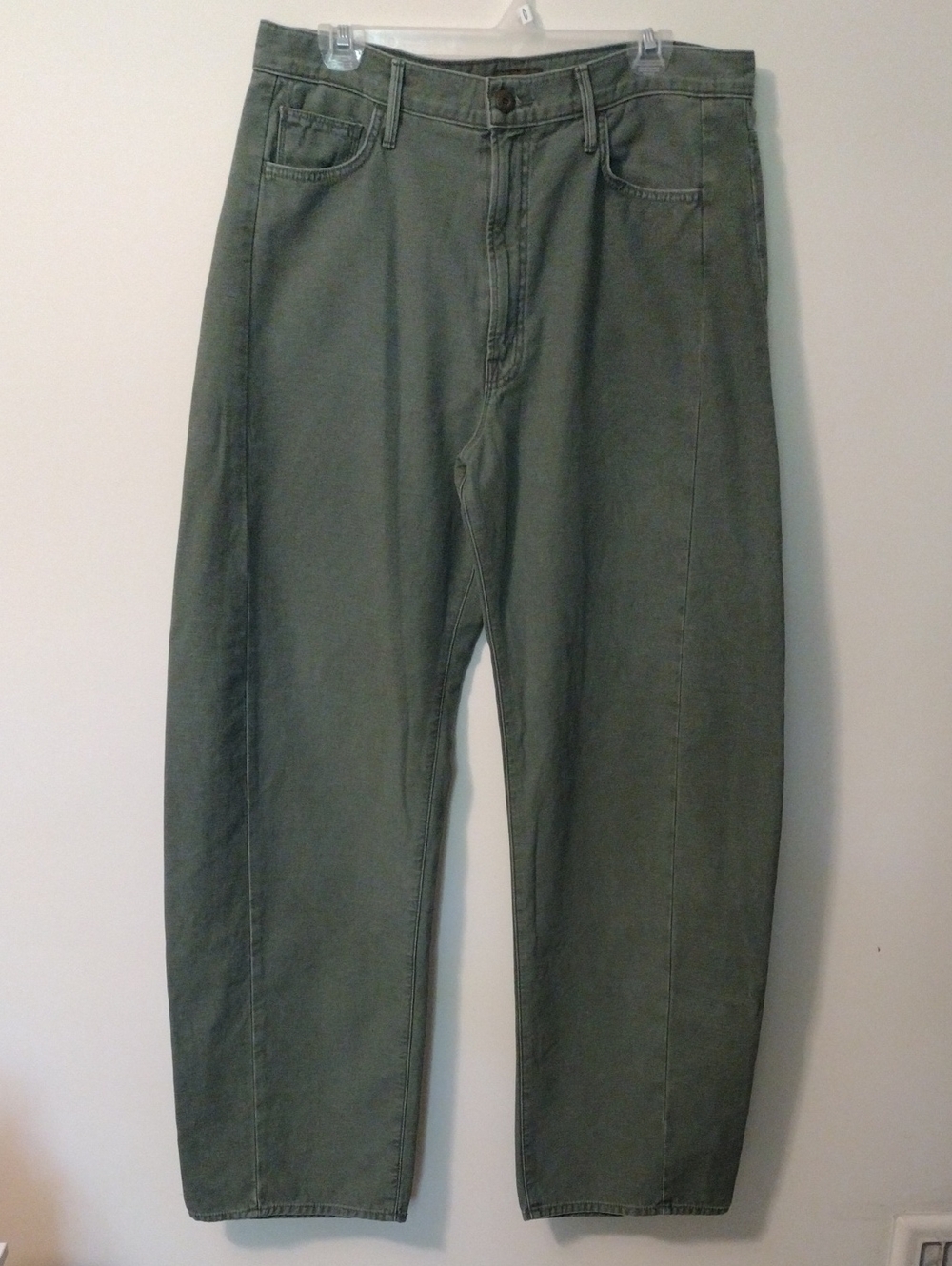 MOTHER The Full-Pipe Skimp Jeans in Roger That Wash Size 30